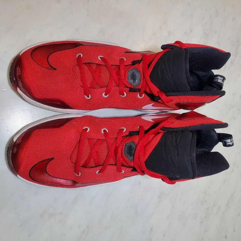 Nike LeBron XIII GS Athletic Shoes 6Y US Red Logo High Top Basketball Sneakers